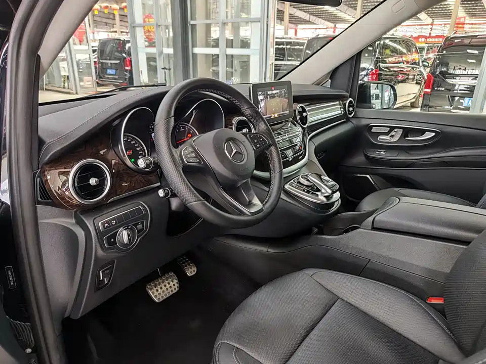 Mercedes-Benz V-class