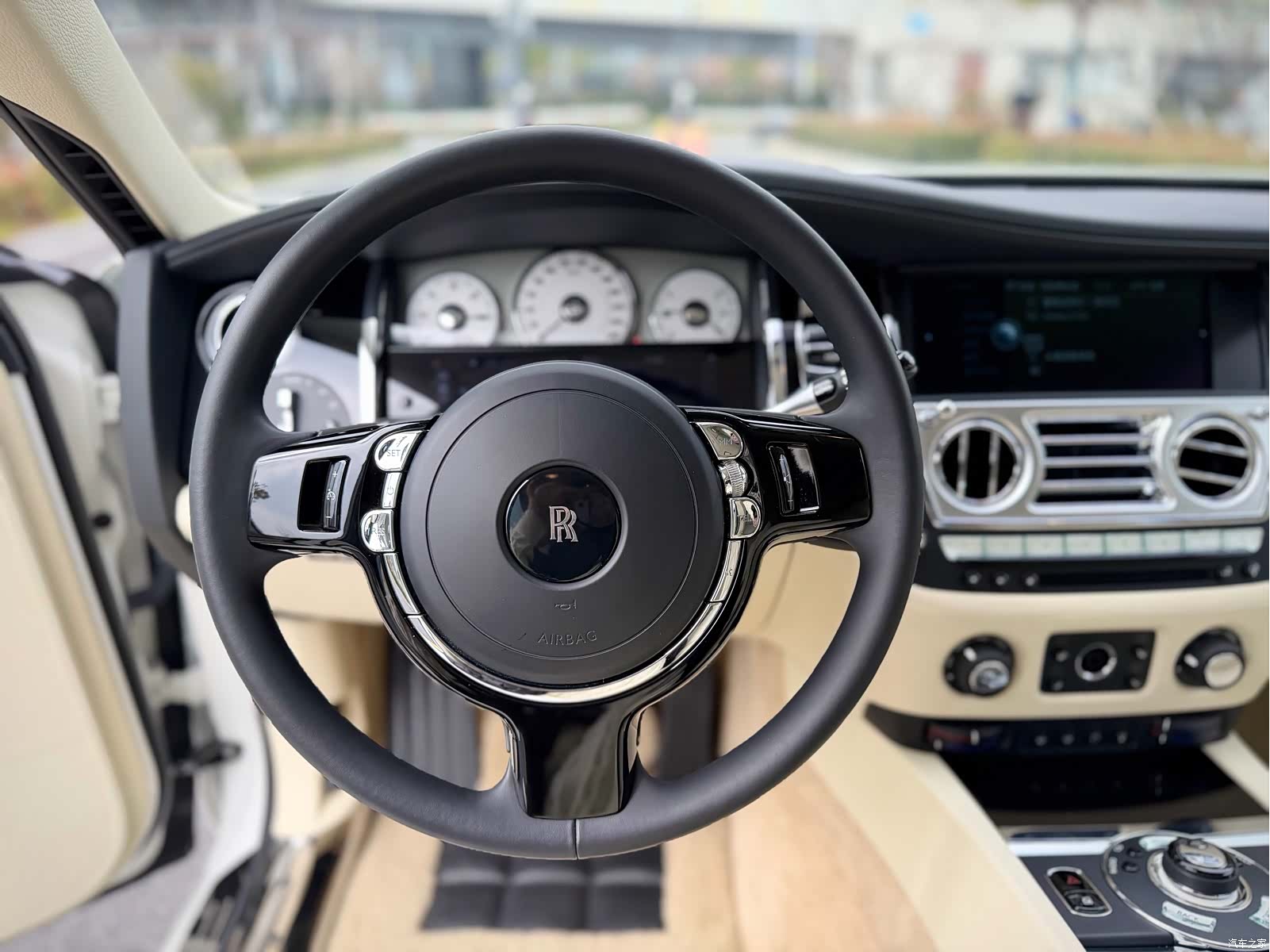 Rolls-Royce Ghost, 2011 все фото