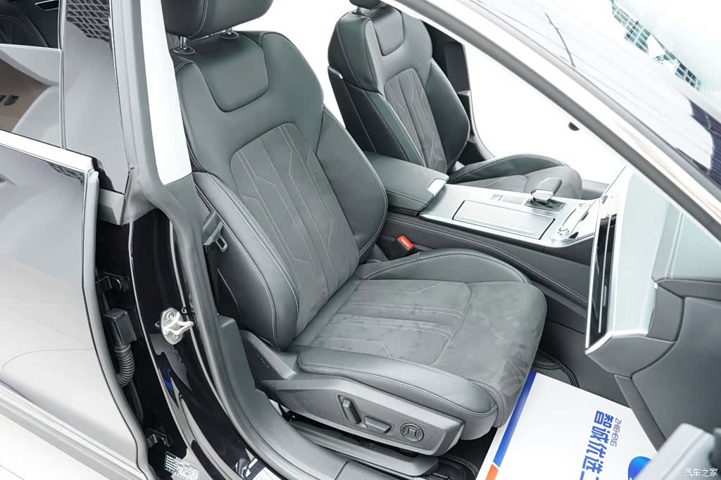 Audi A7L, 2024 17