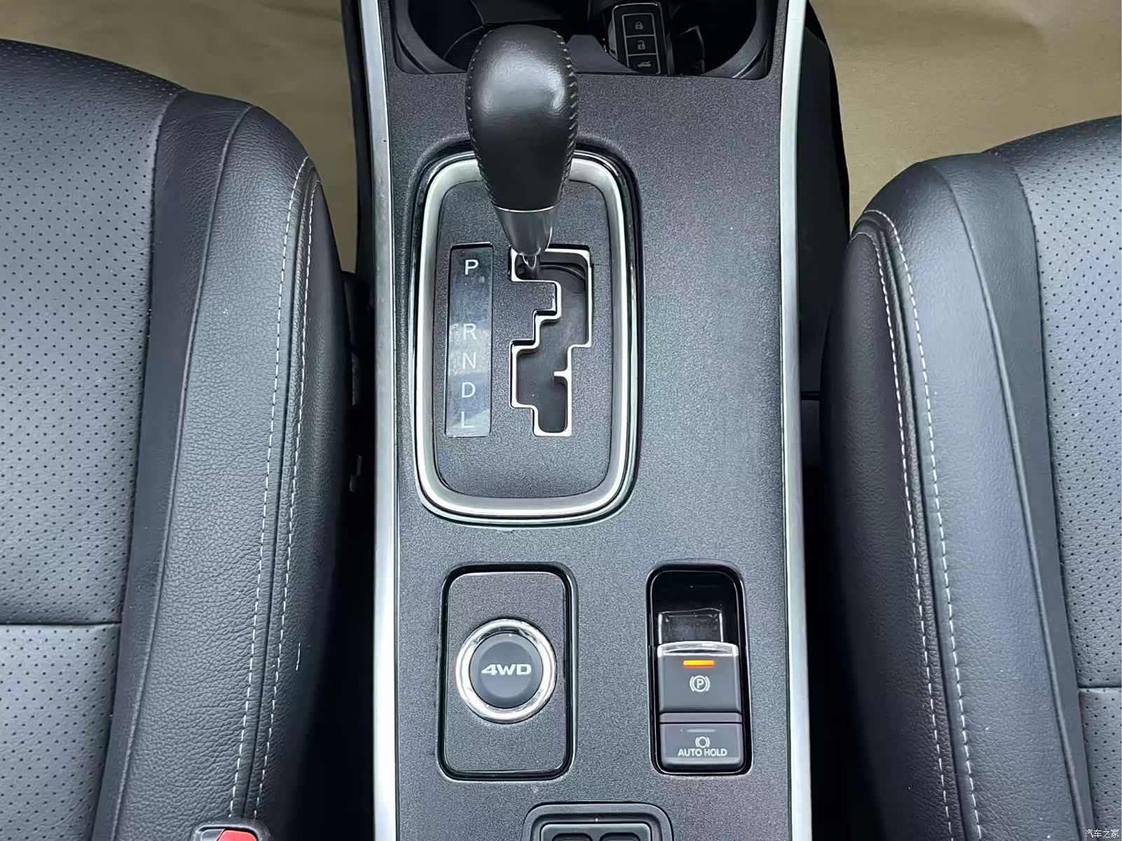 Mitsubishi Outlander, 2019 10