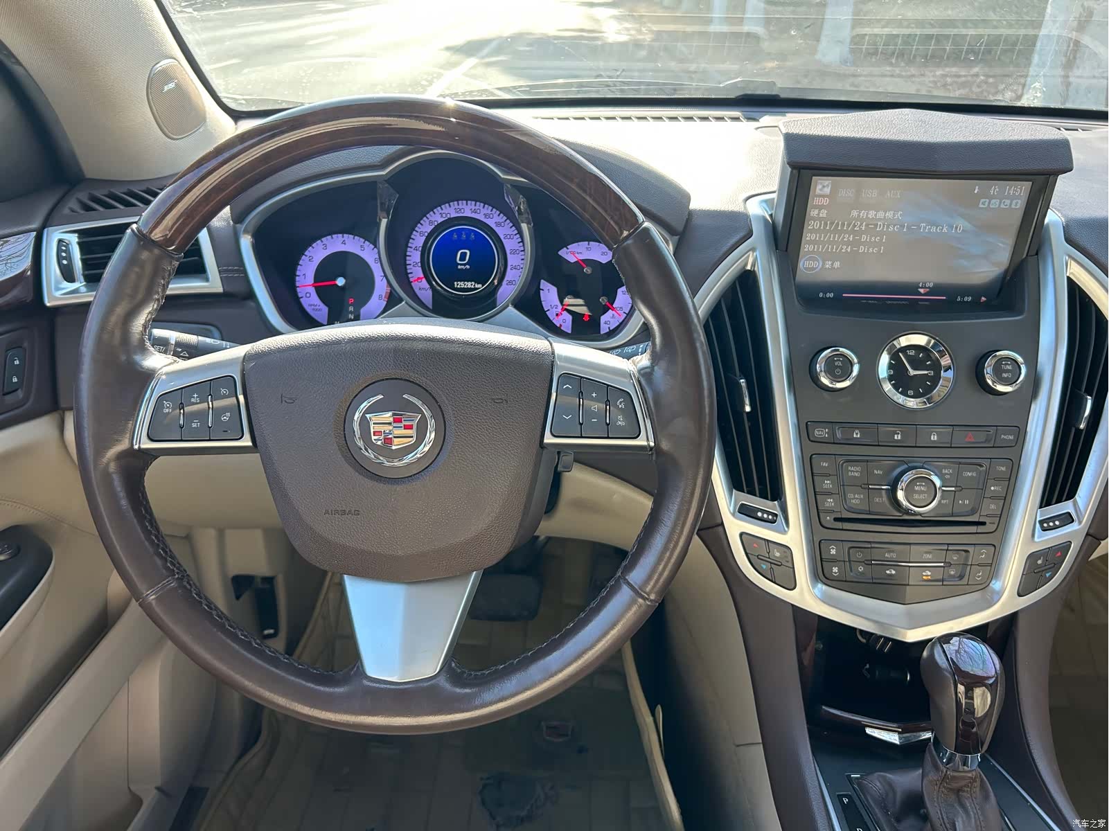 Cadillac SRX, 2011 10