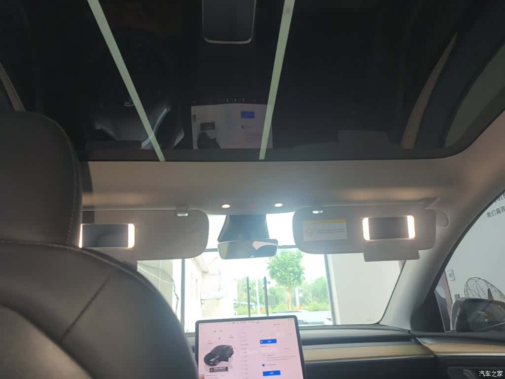 Tesla Model Y, 2022 18