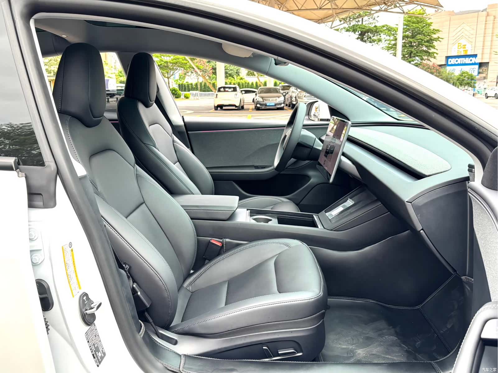 Tesla Model 3, 2025 13