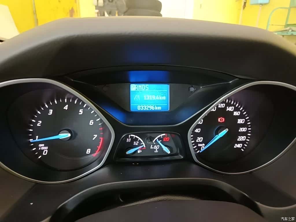 Ford Focus, 2015 12