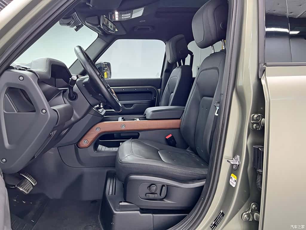 Land Rover Defender, 2022 14