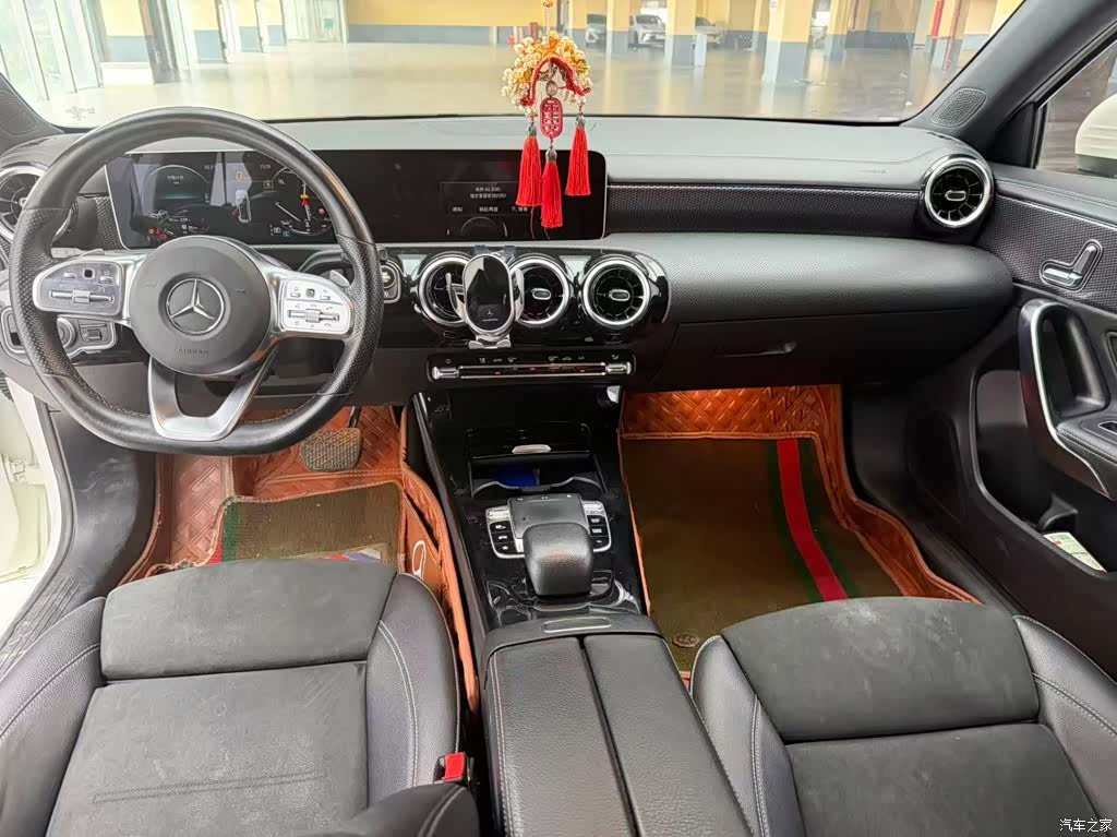 Mercedes-Benz A-Class, 2019 4