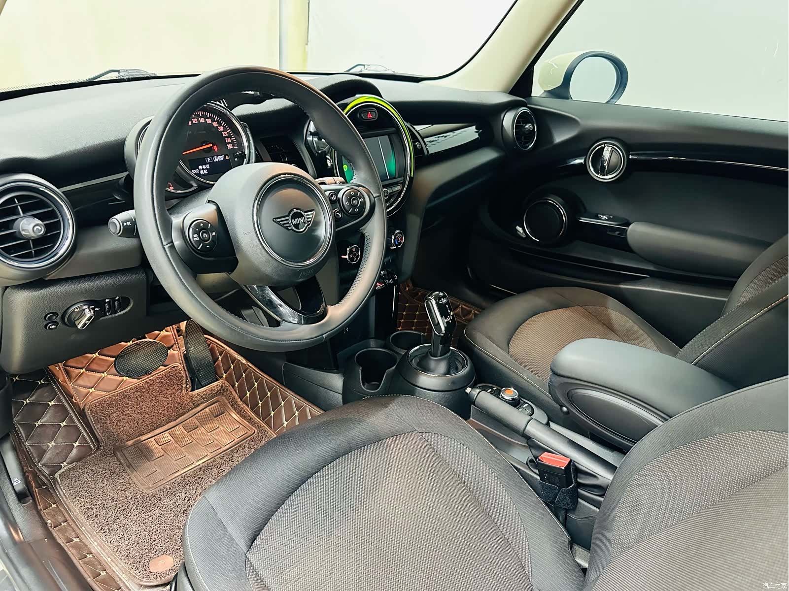 Mini ONE, 2020 13
