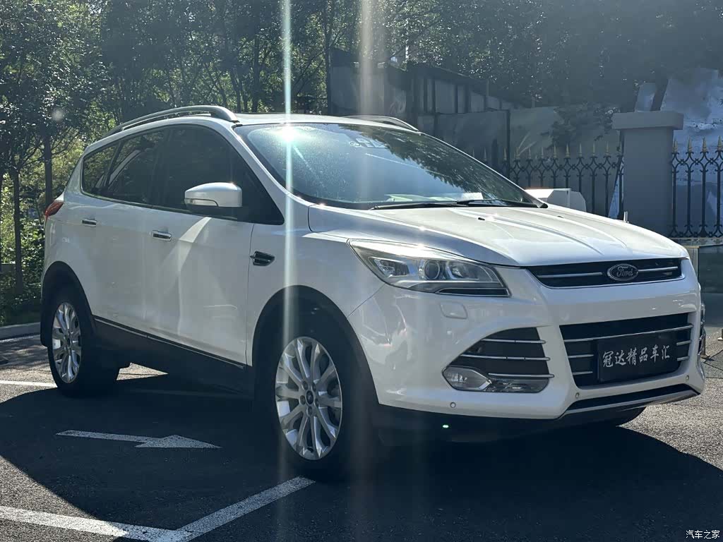 Ford Kuga, 2015 3