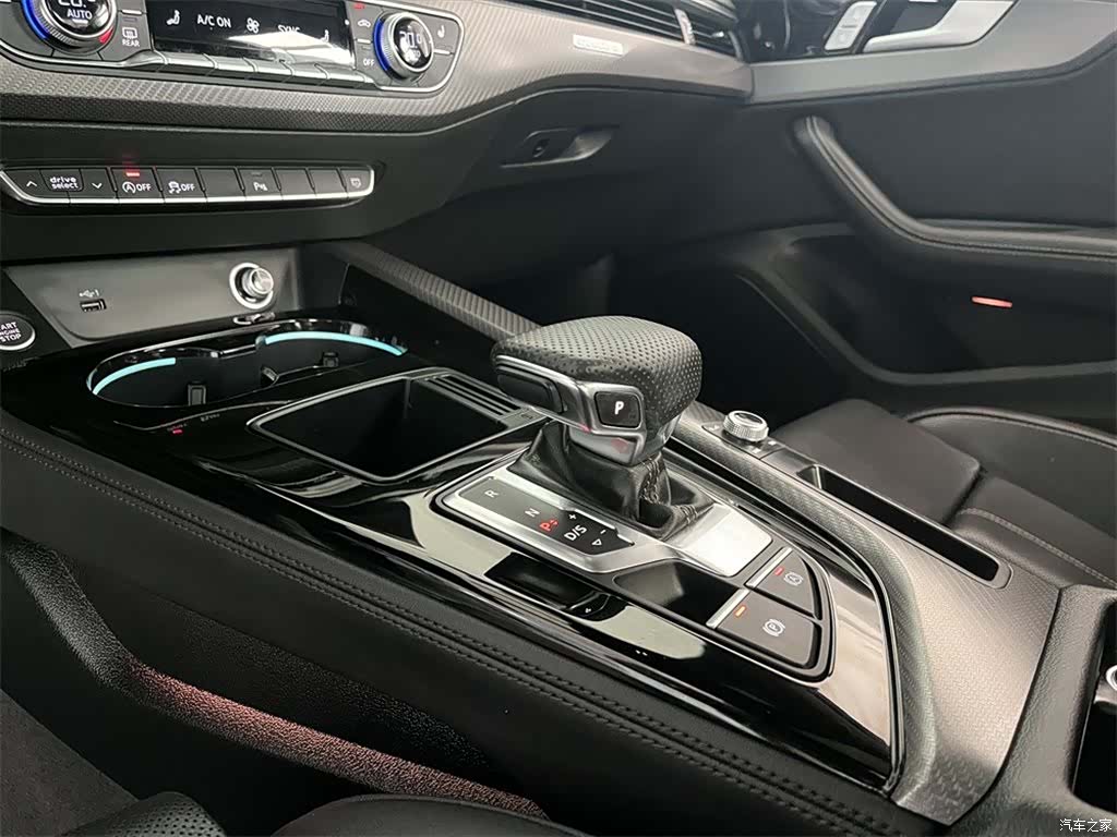 Audi A4L, 2025 12