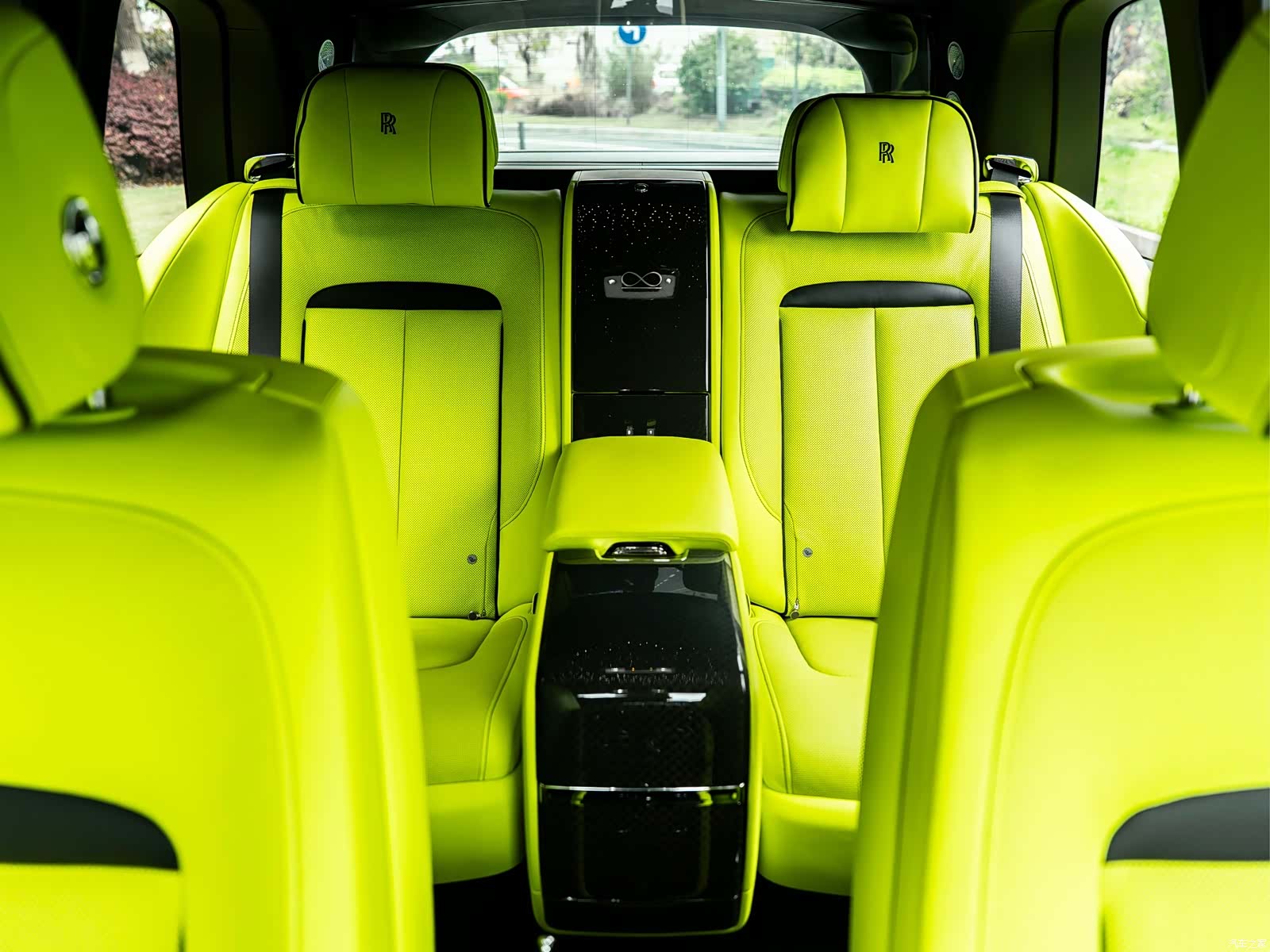 Rolls-Royce Cullinan, 2025 16