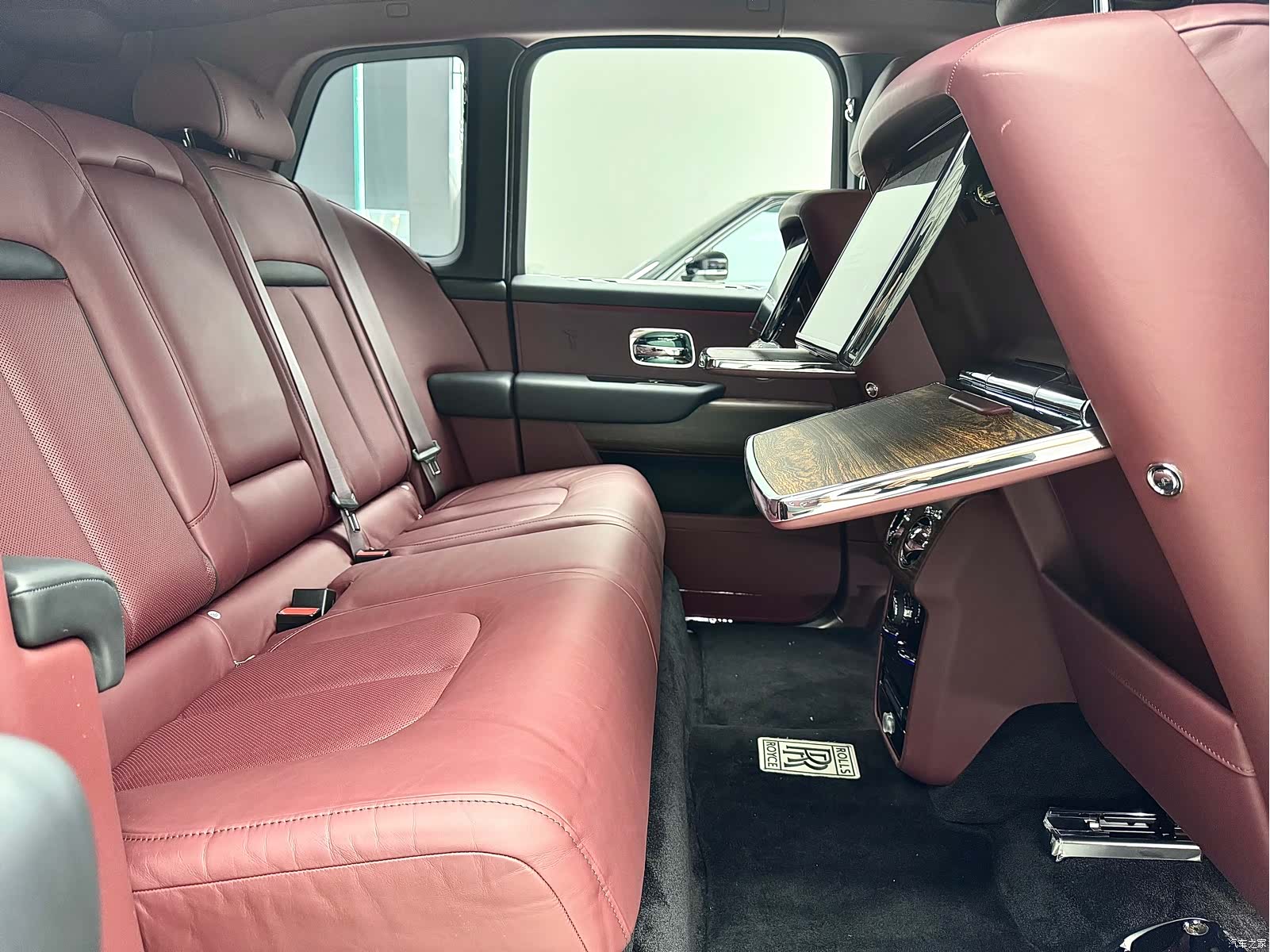 Rolls-Royce Cullinan, 2022 15