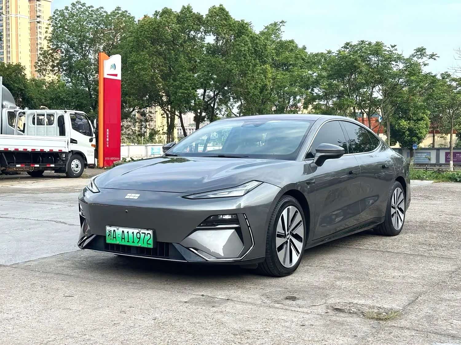 Geely E8, 2024 1