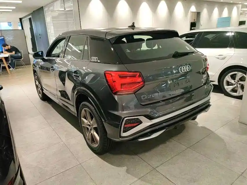 Audi Q2L