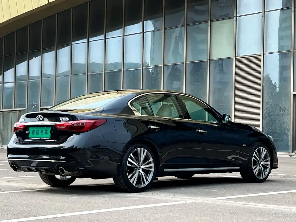 Infiniti Q50L