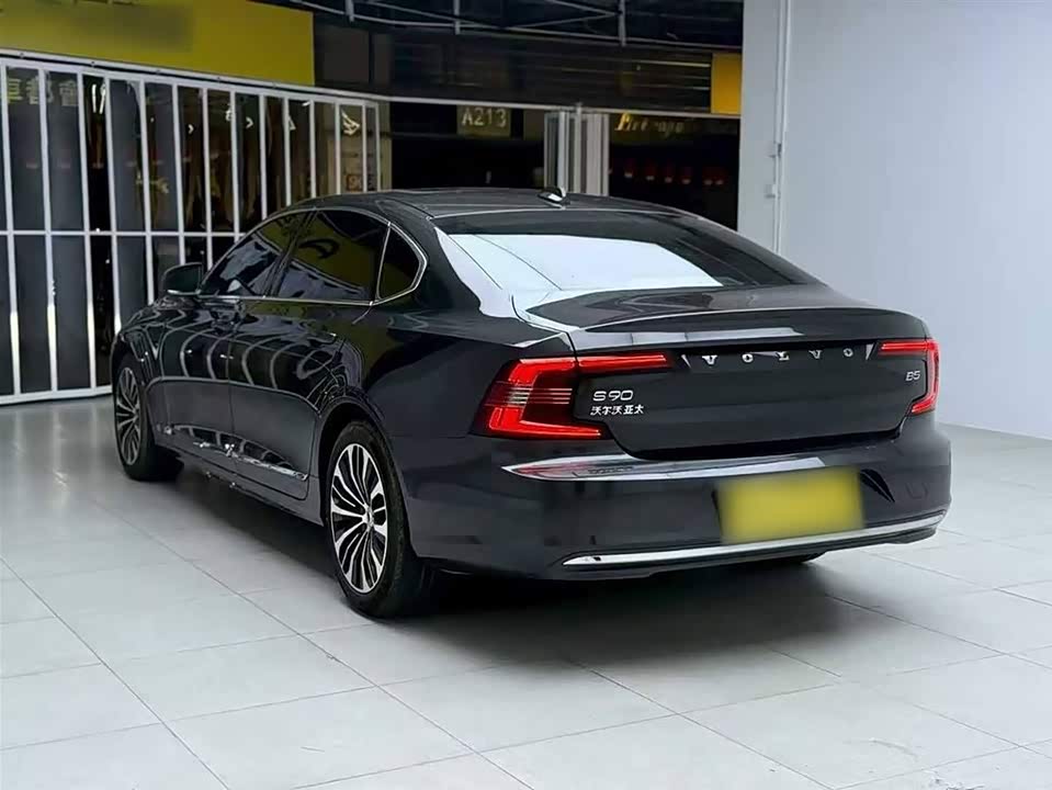 Volvo S90