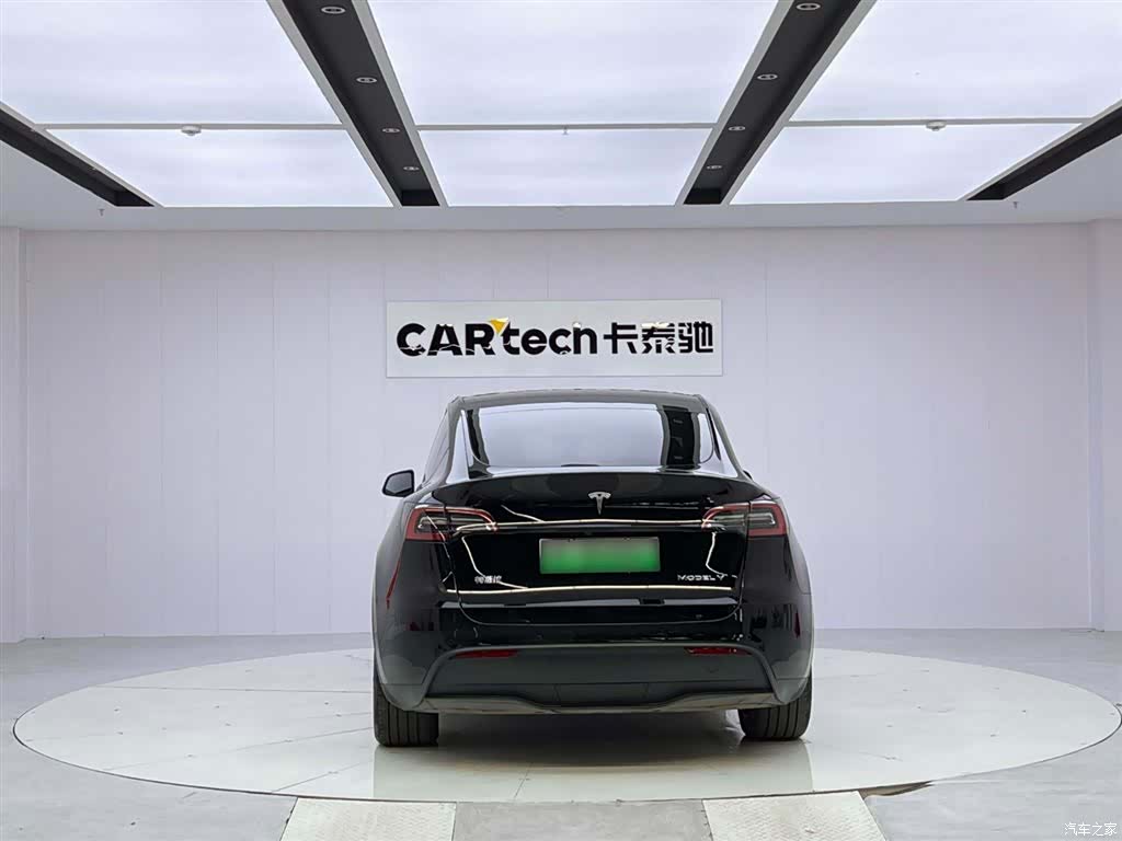 Tesla Model Y, 2023 4