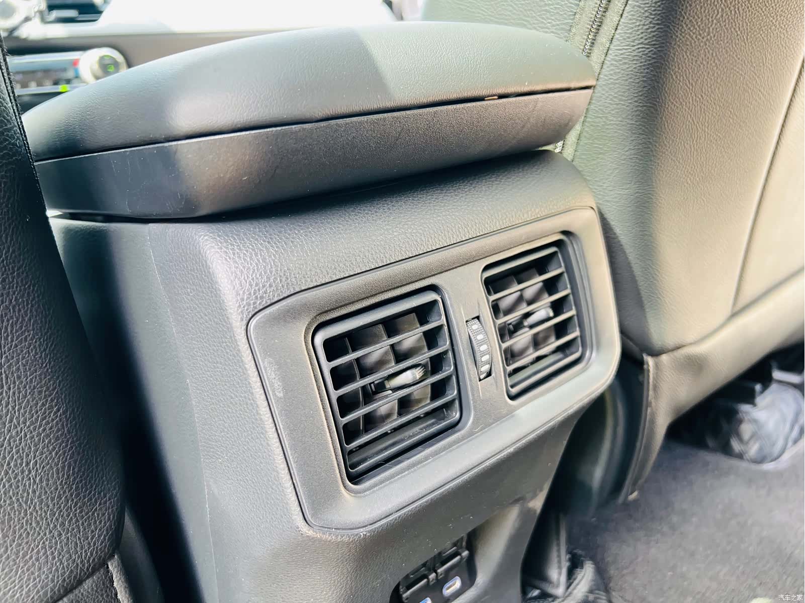 Toyota RAV4, 2022 16