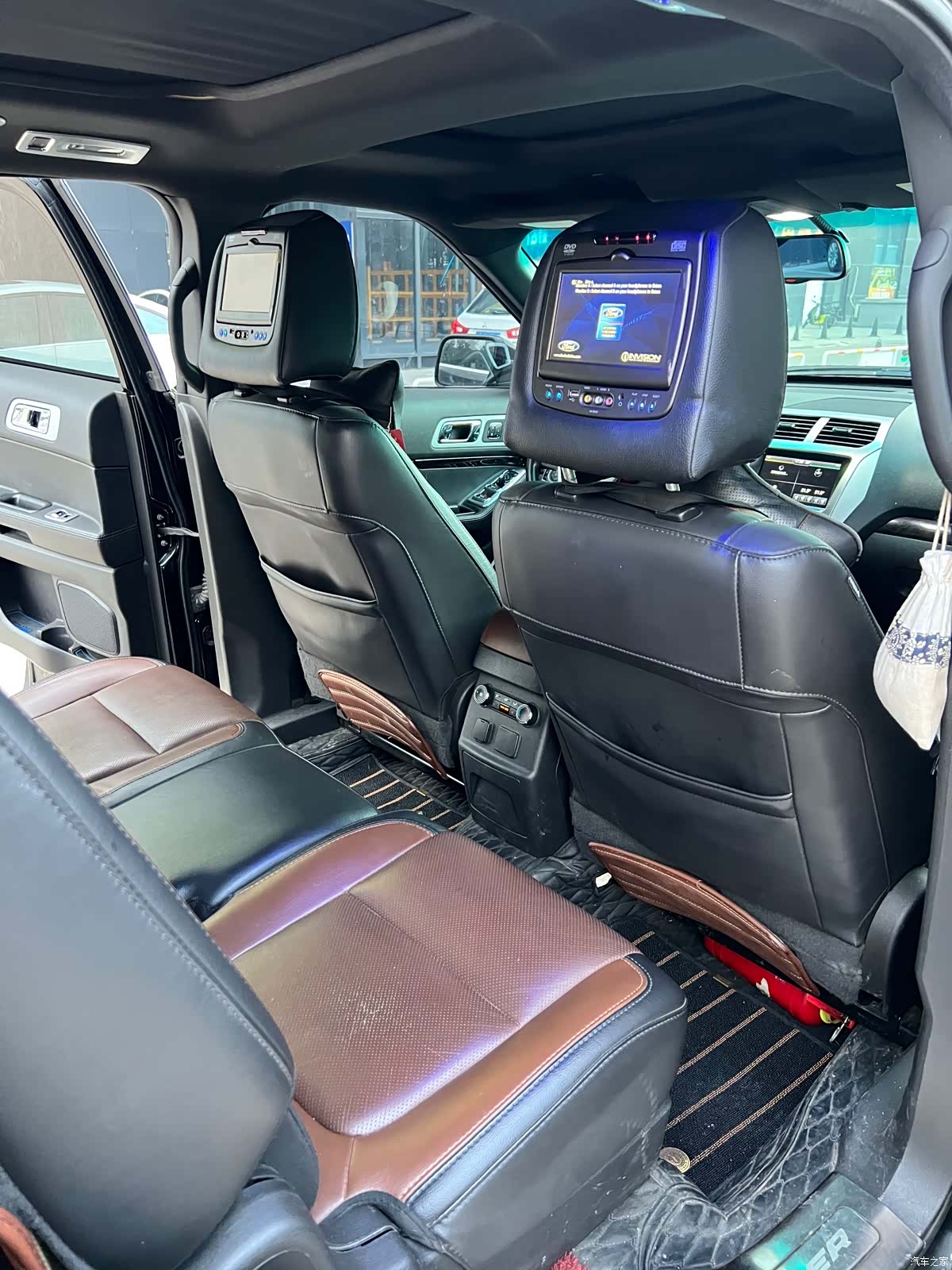 Ford Explorer, 2015 13
