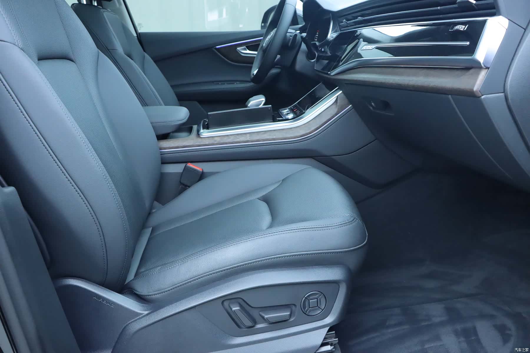 Audi Q7, 2023 8