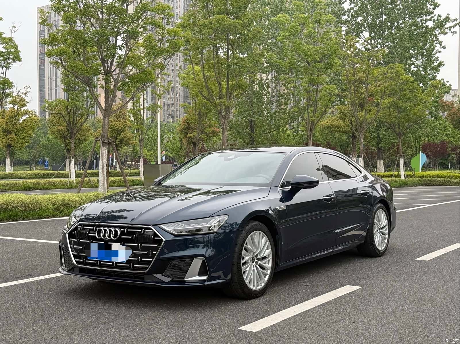 Audi A7L, 2023 1