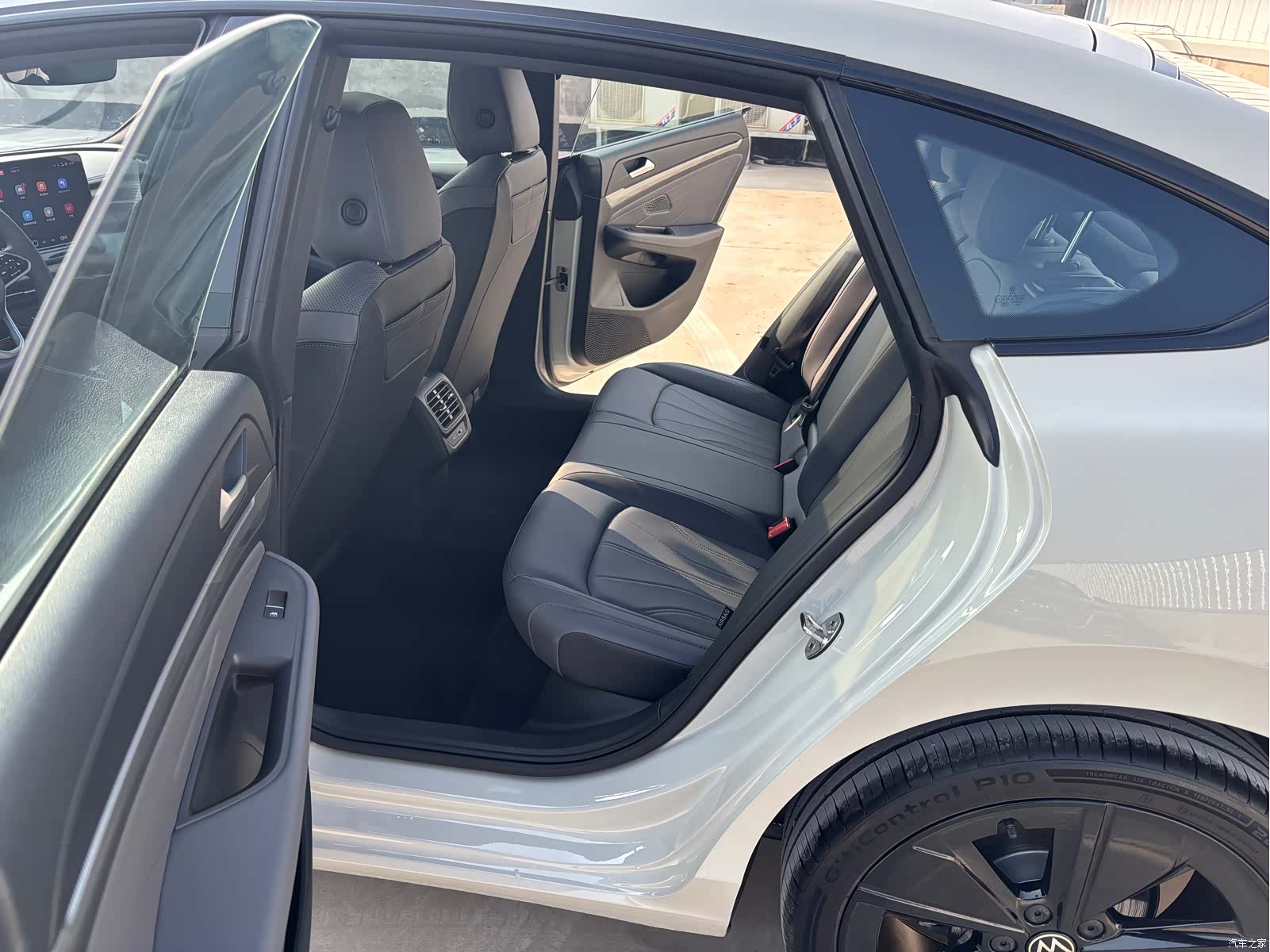Volkswagen Lamando, 2026 6