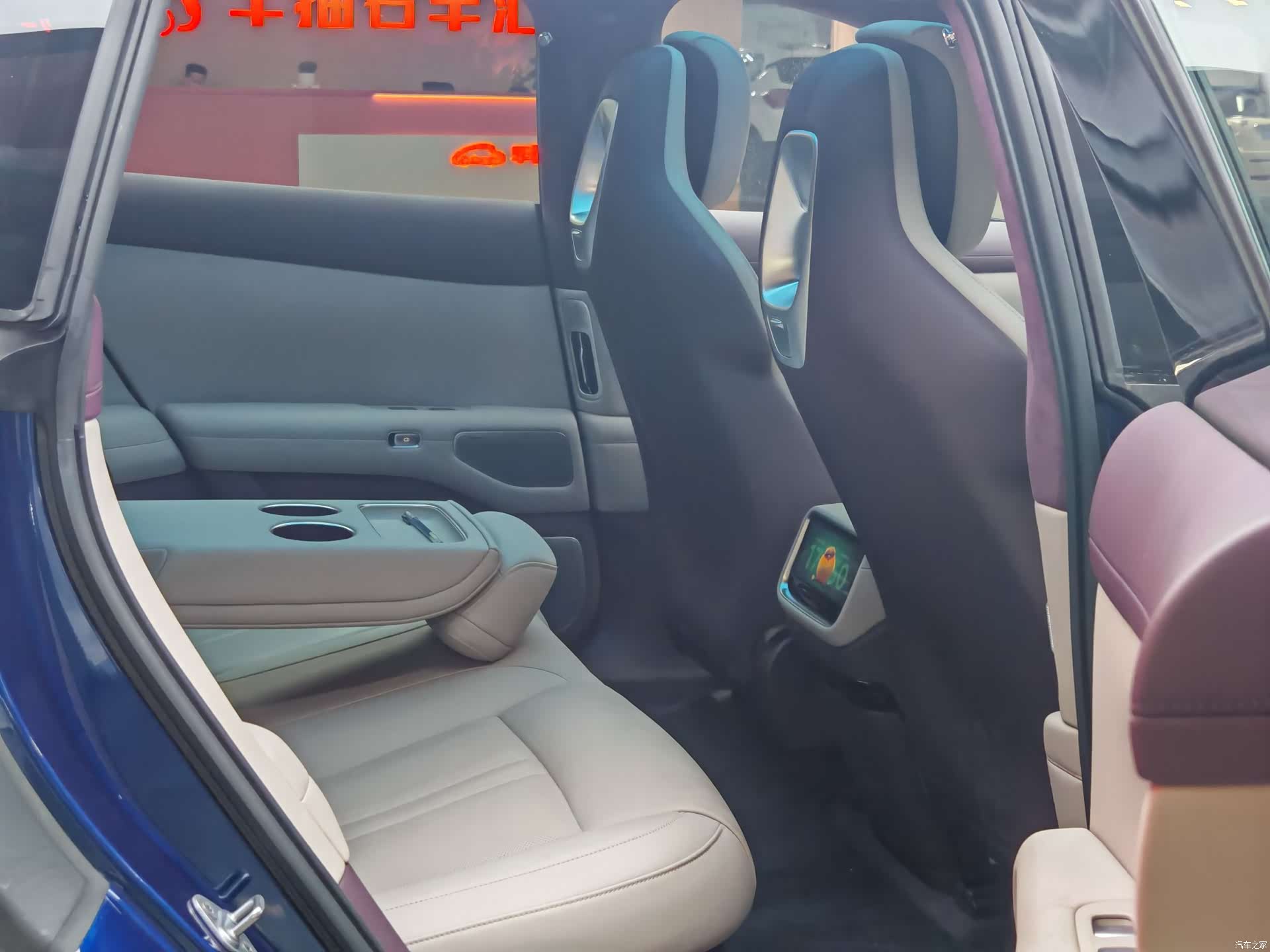 Xiaomi YU7, 2025 10