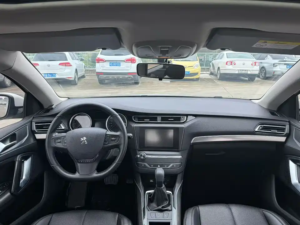 Peugeot 408