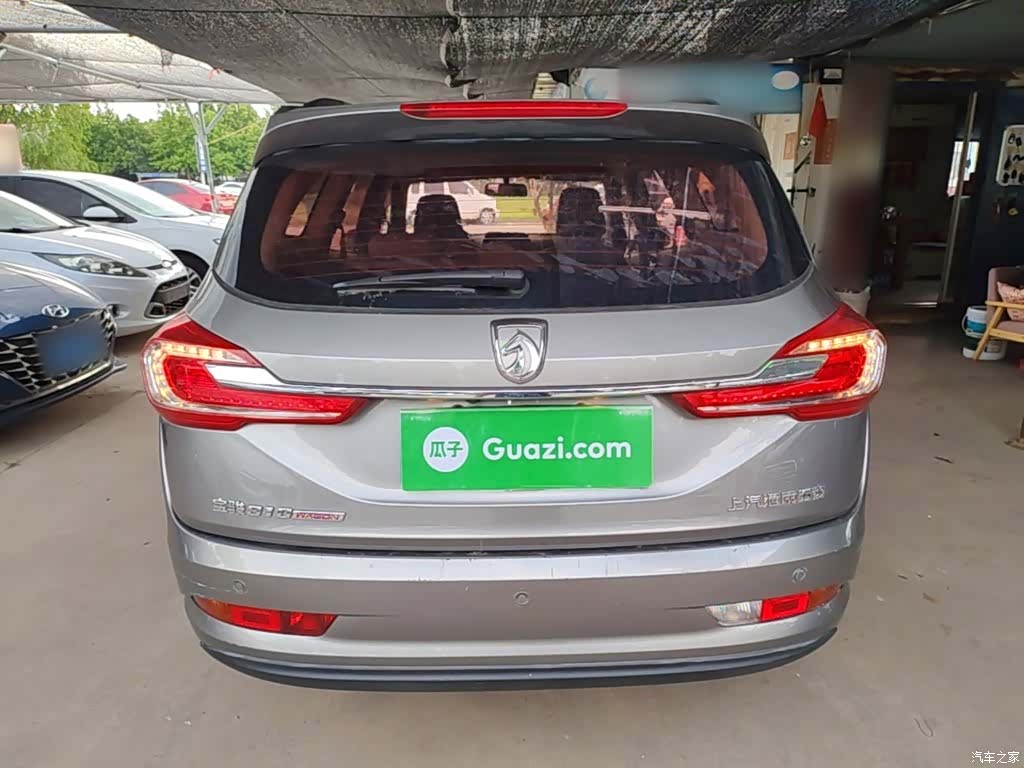 Wuling 310W, 2017 6
