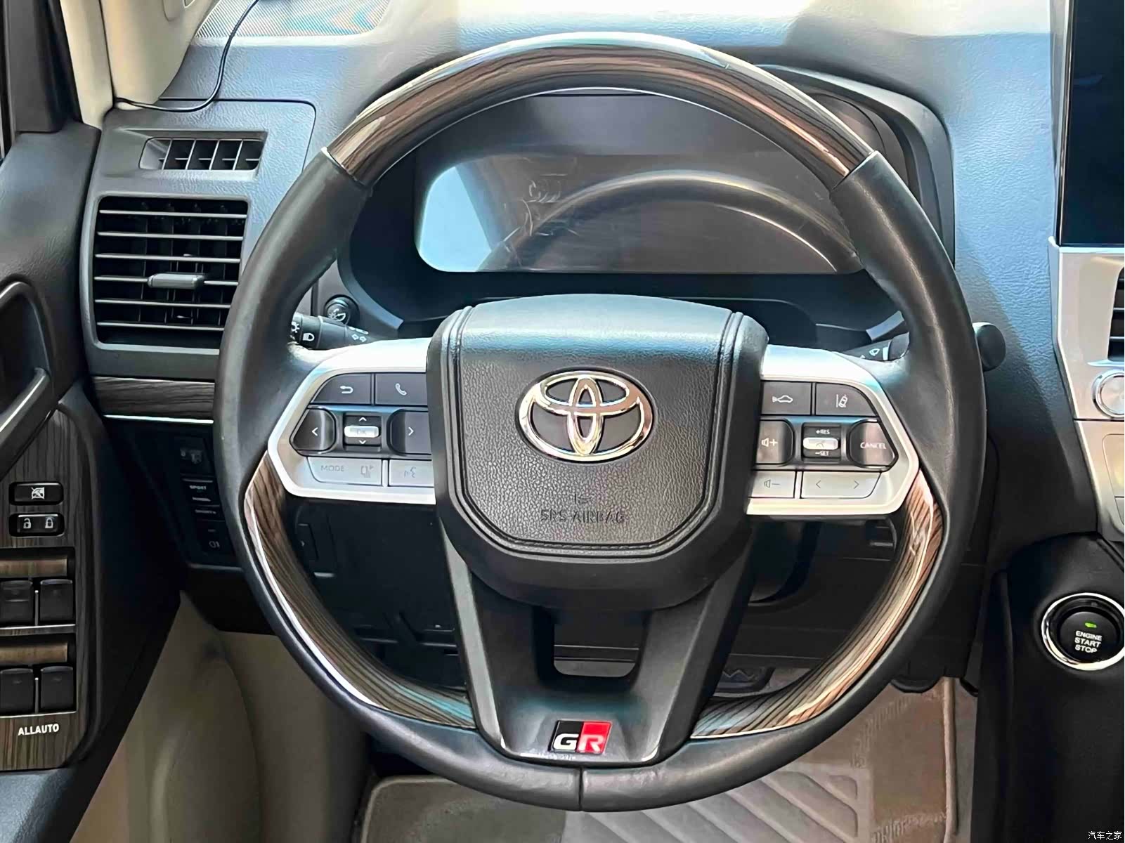 Toyota Prado, 2013 все фото