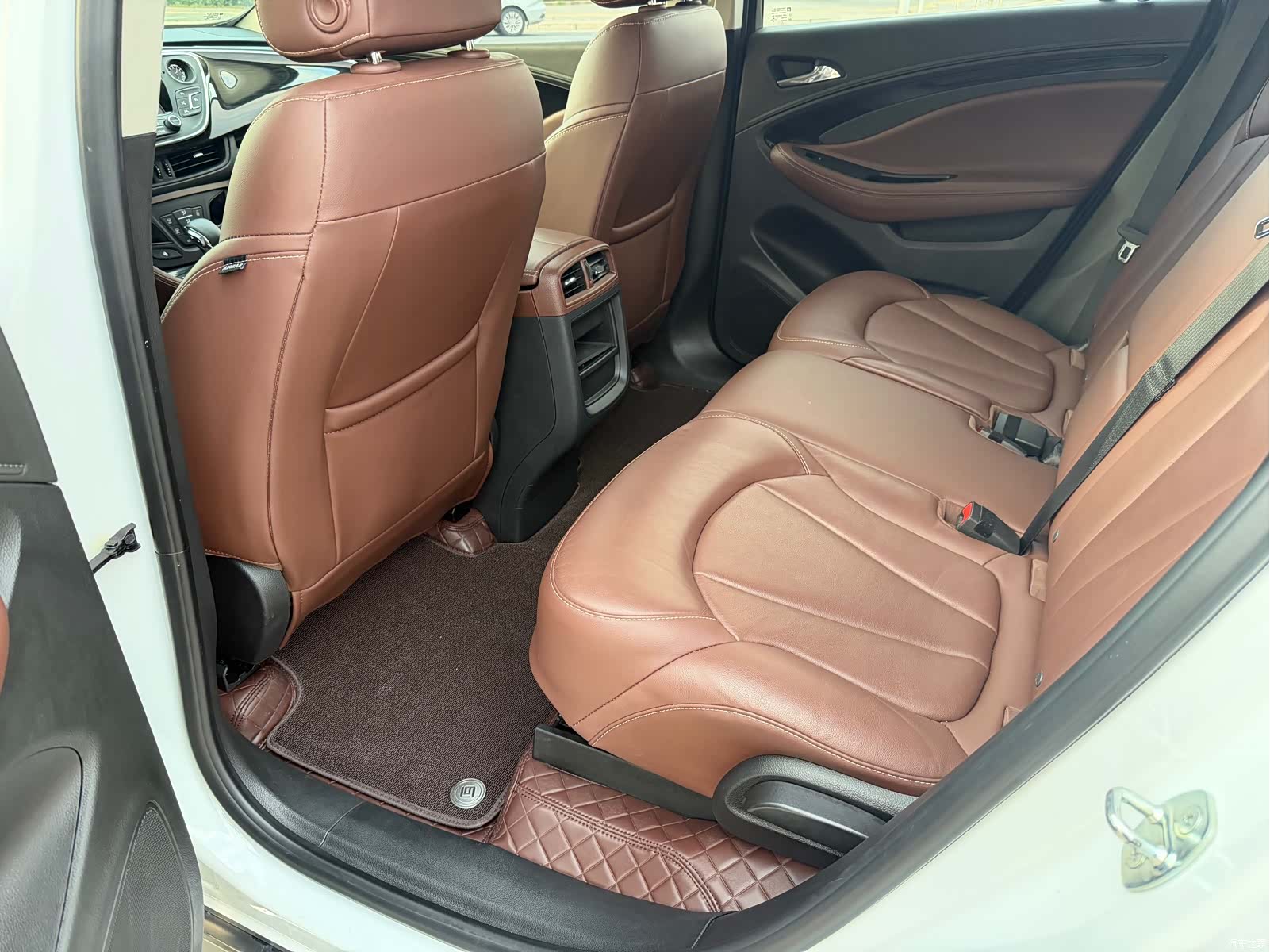 Buick Envision Plus, 2018 3