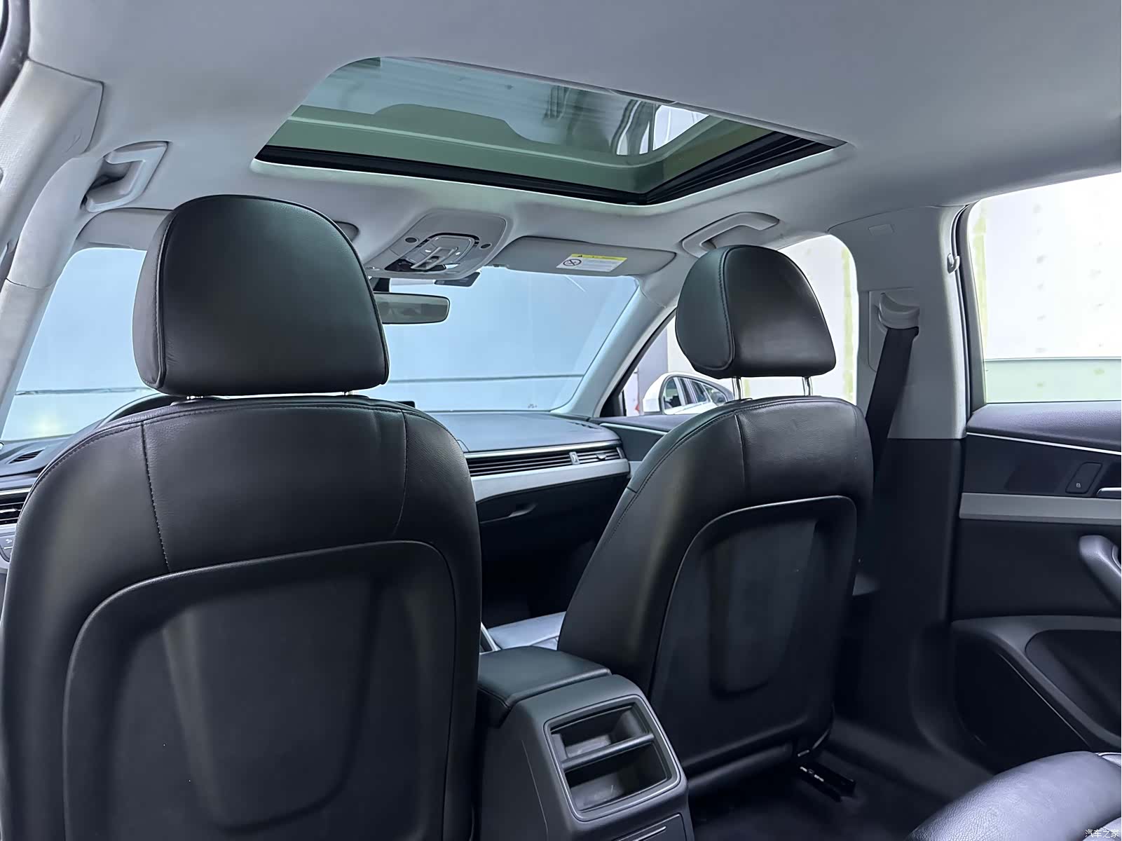 Audi A4L, 2017 11