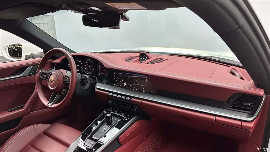 Porsche 911, 2025 11