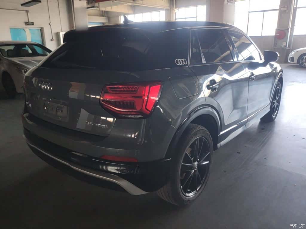 Audi Q2L, 2021 7