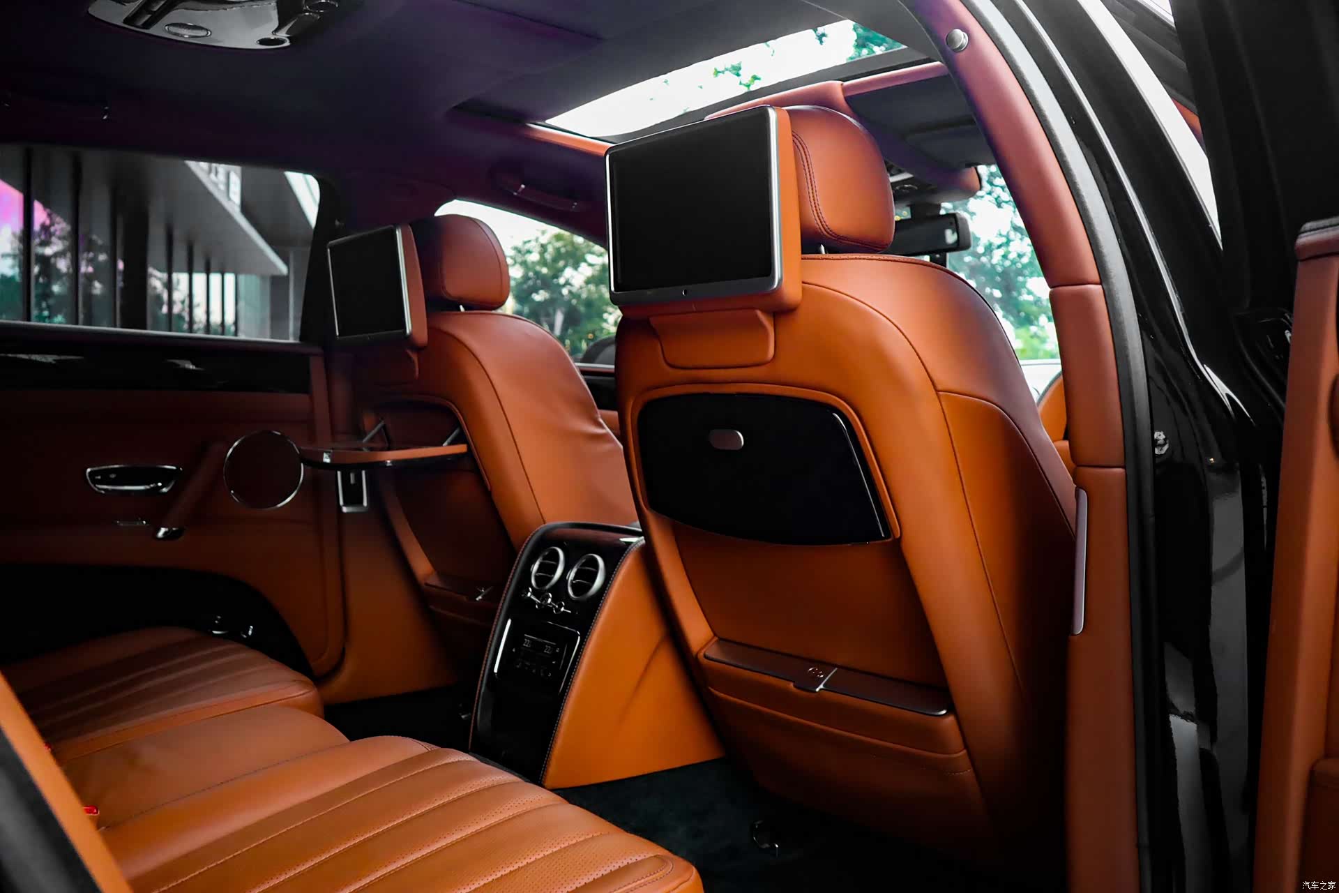 Bentley Flying Spur, 2014 12