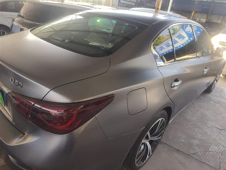 Infiniti Q50L