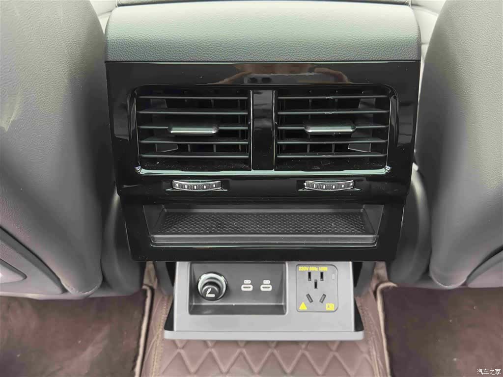 Volkswagen Touareg, 2025 11