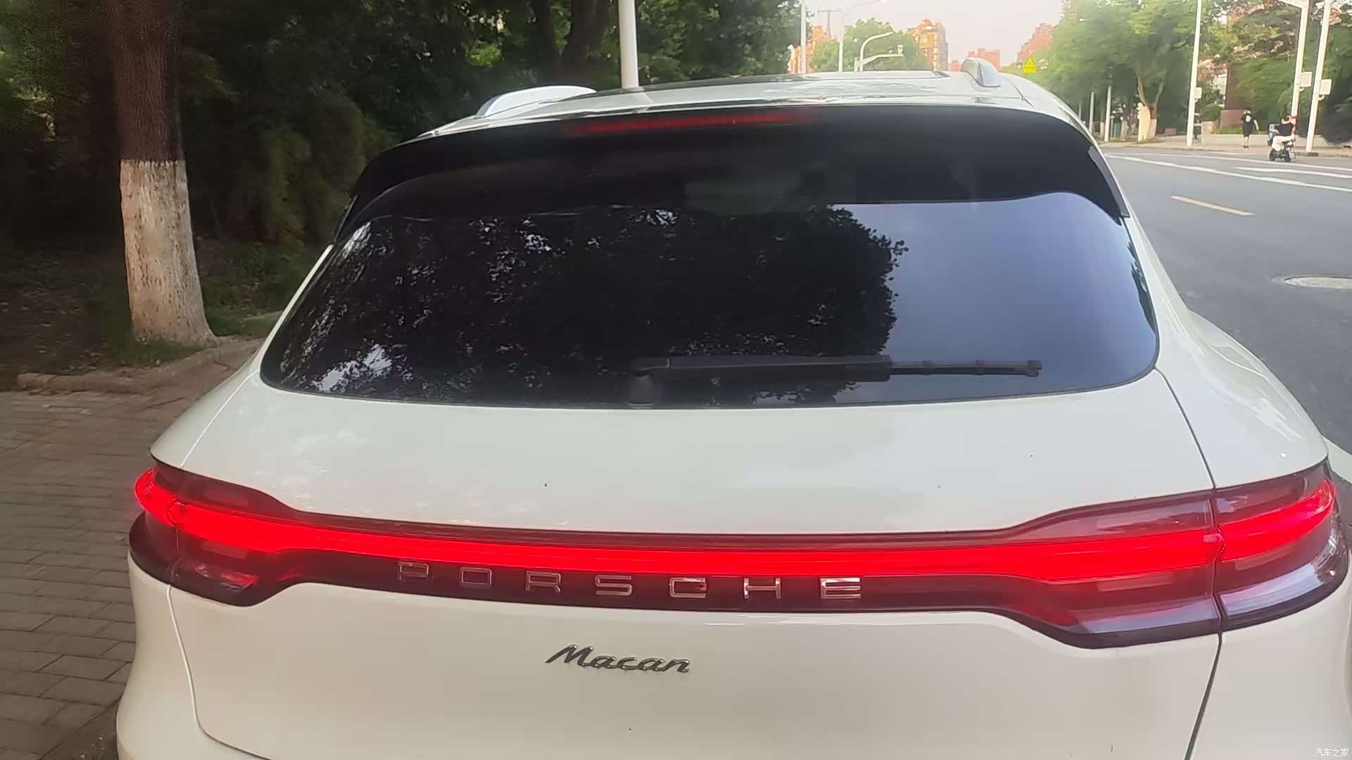 Porsche Macan, 2022 все фото