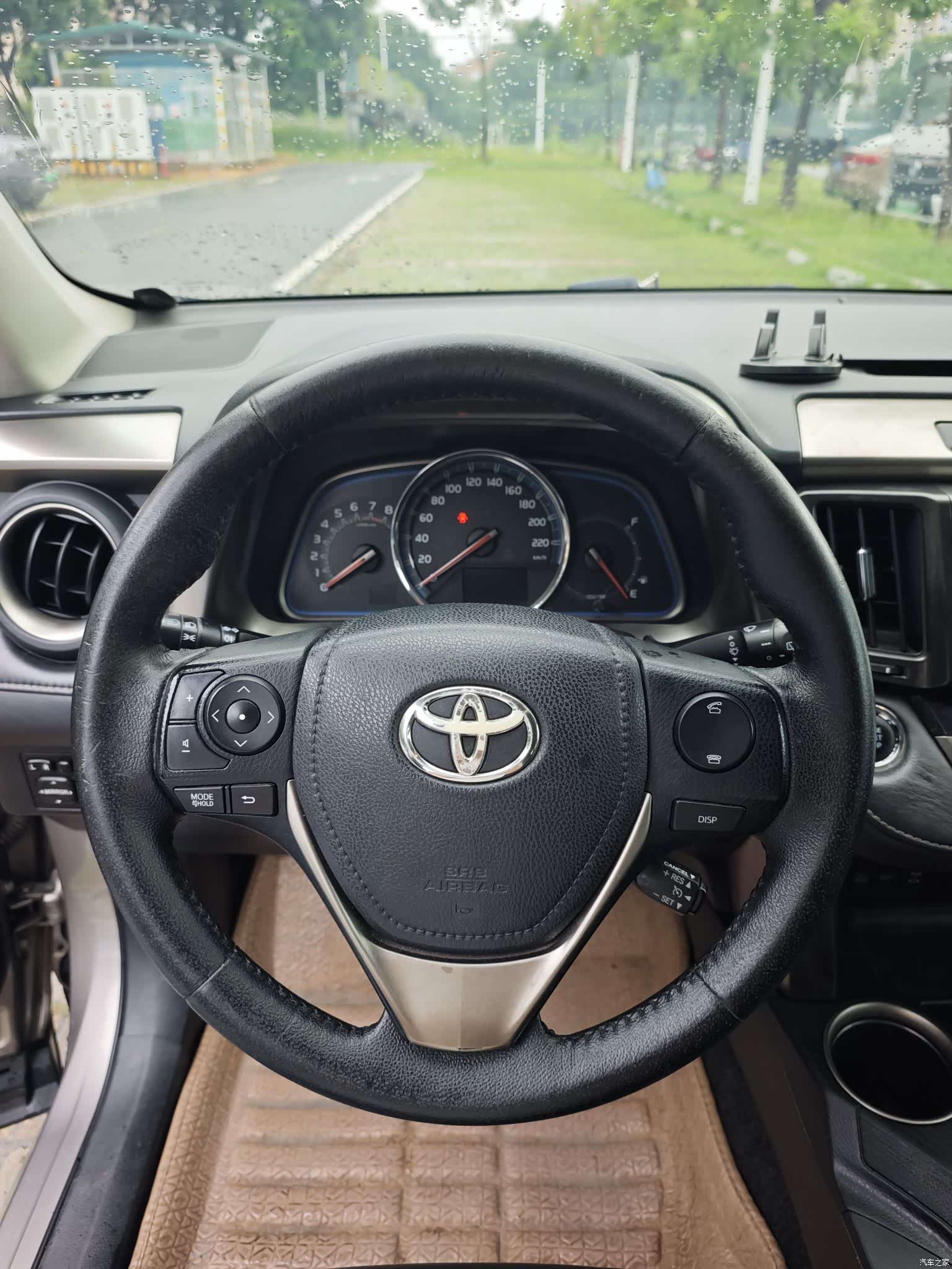 Toyota RAV4, 2013 15