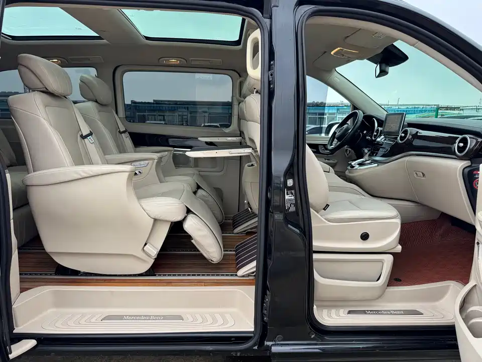 Mercedes-Benz V-class