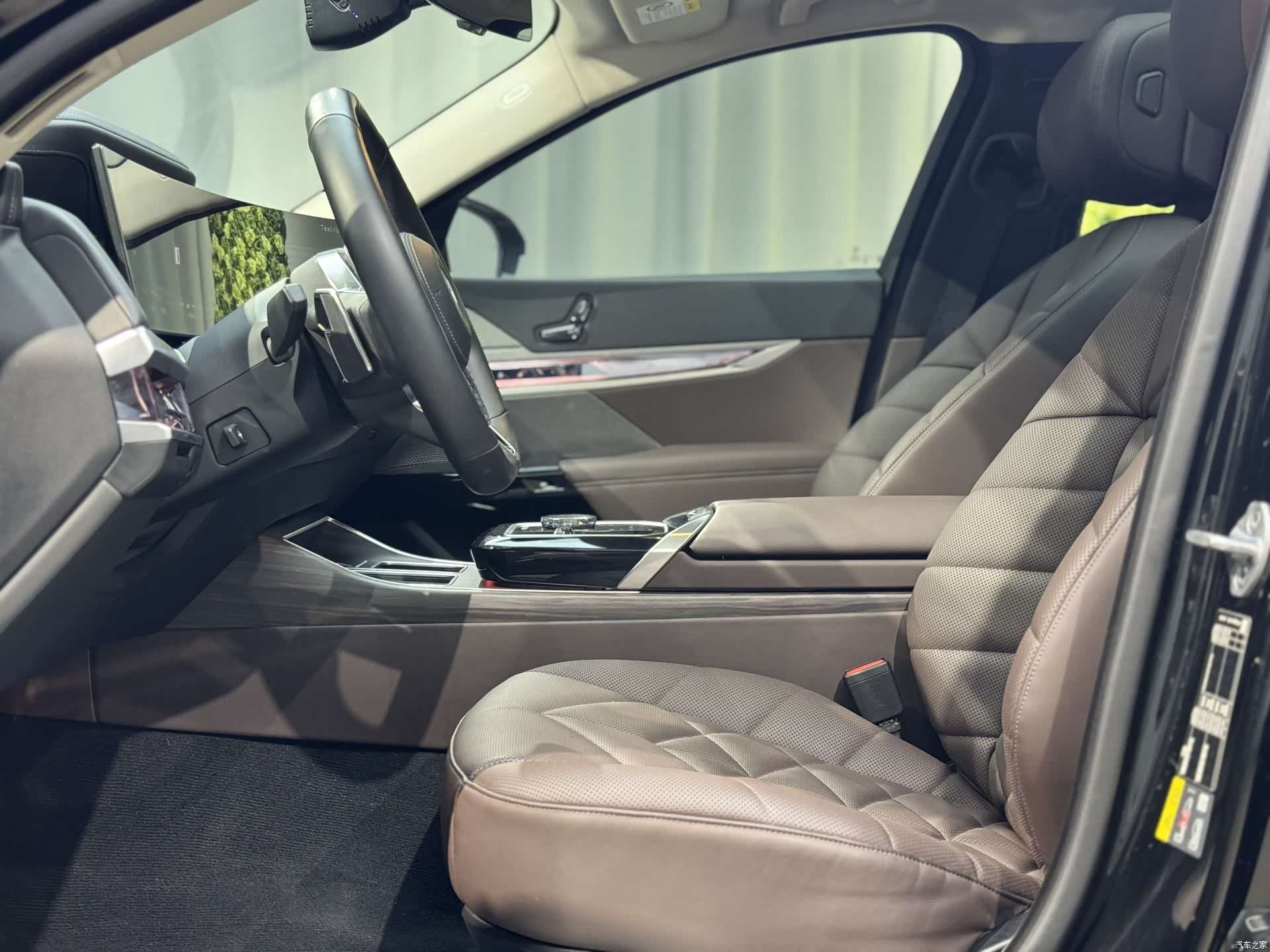 BMW i7, 2025 все фото