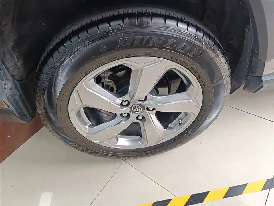 Toyota RAV4 Rongfang