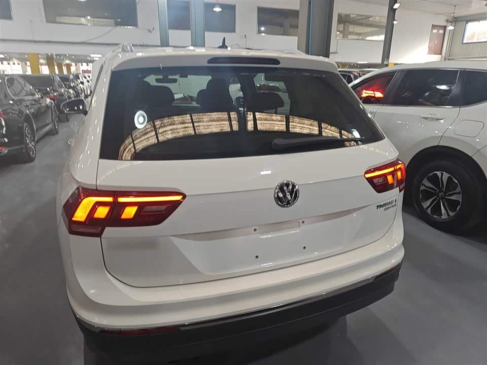 Volkswagen Tiguan L