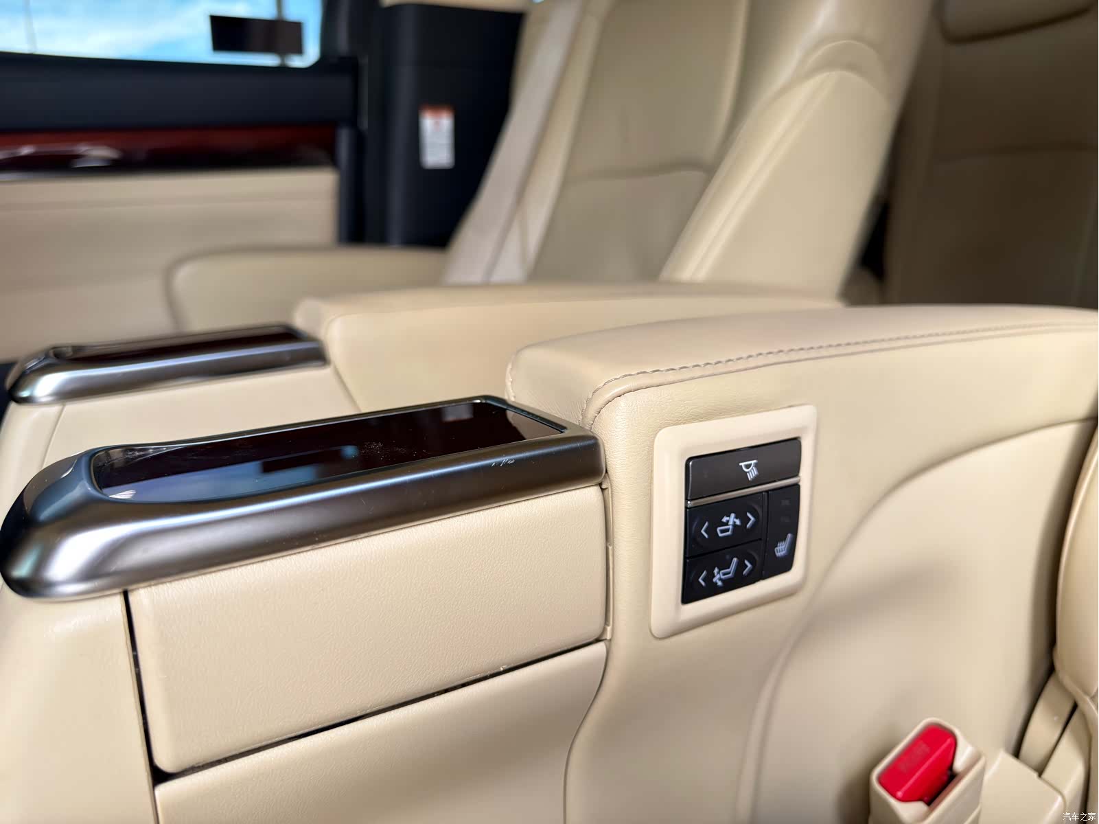 Toyota Alphard, 2017 15