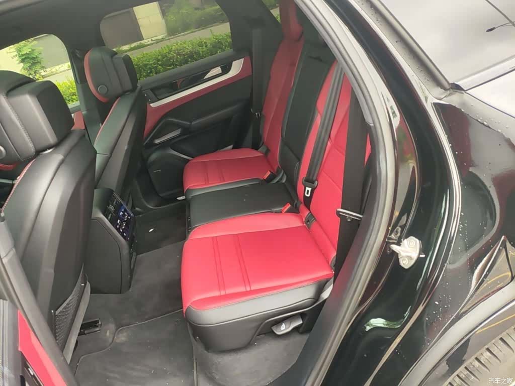Porsche Cayenne, 2026 10