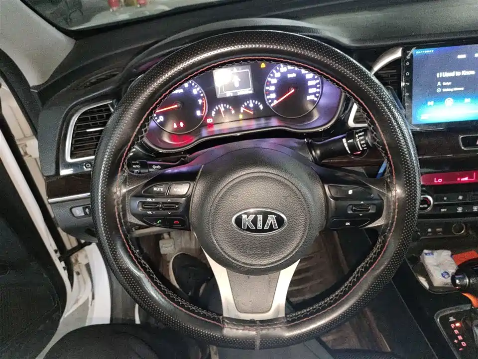 Kia K4
