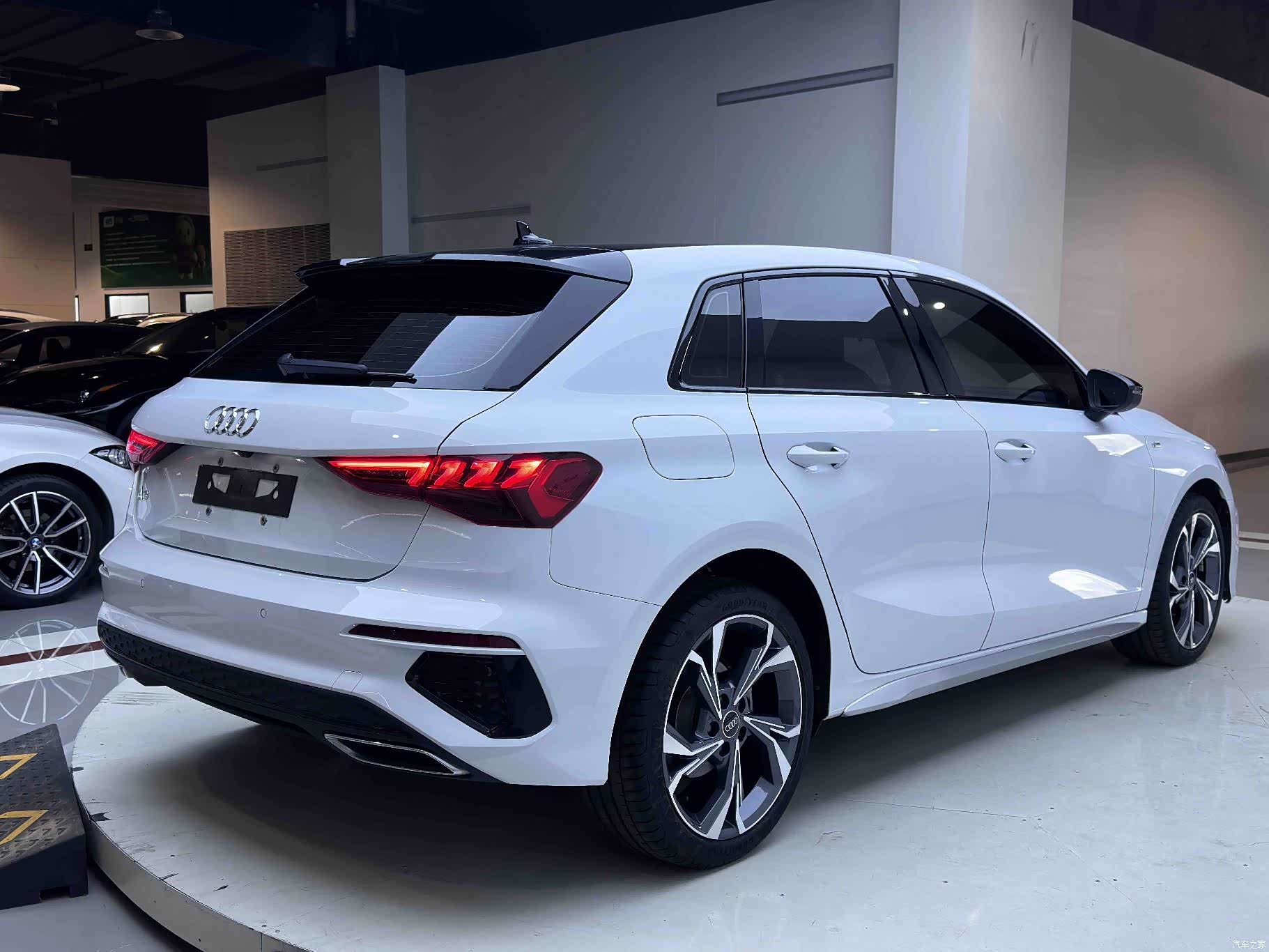 Audi A3, 2022 все фото
