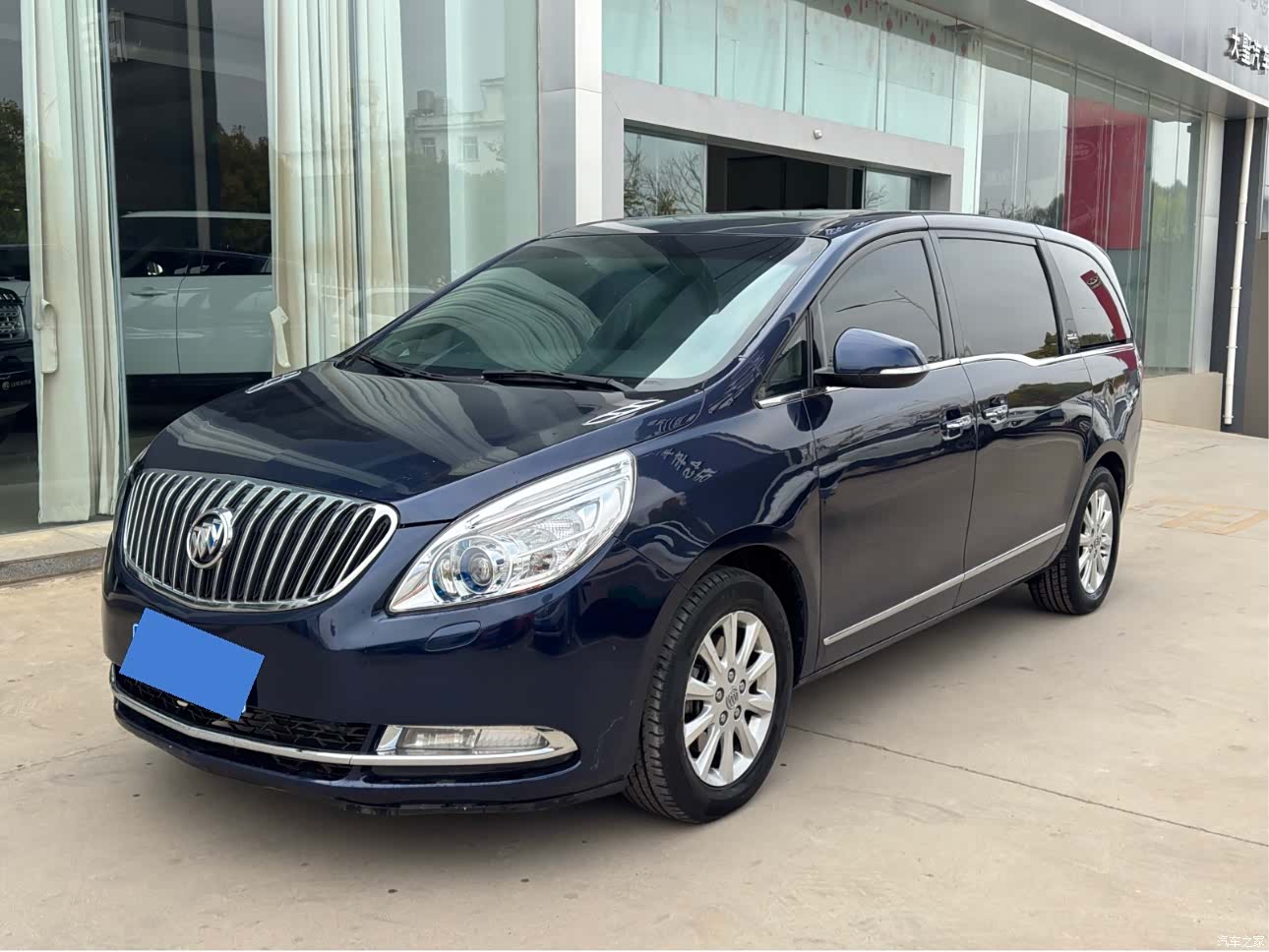 Buick GL8, 2013 1