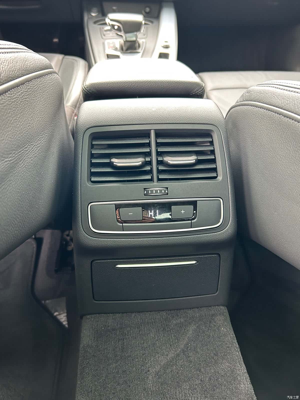 Audi A4L, 2019 22