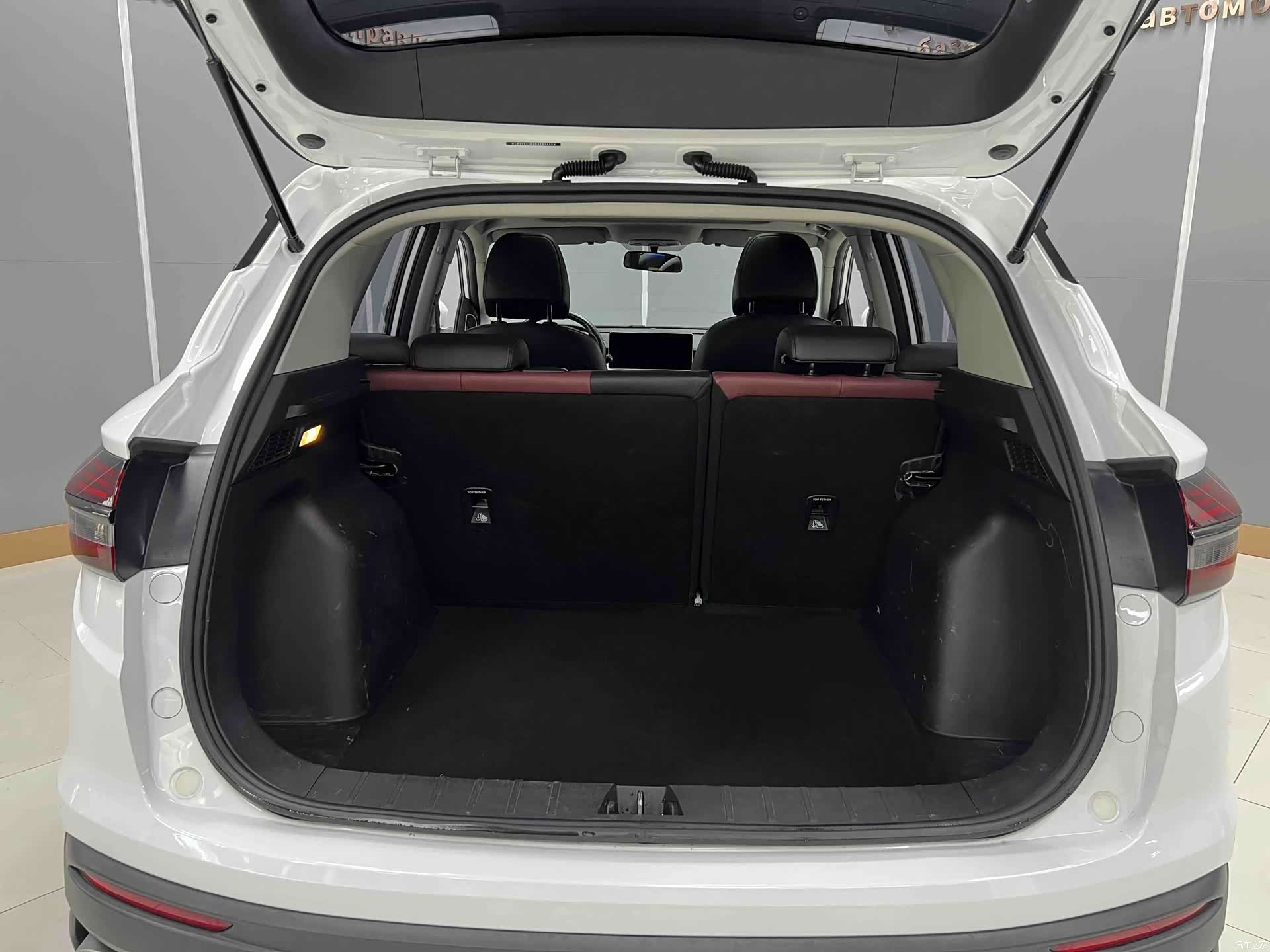 Geely Coolray, 2022 18