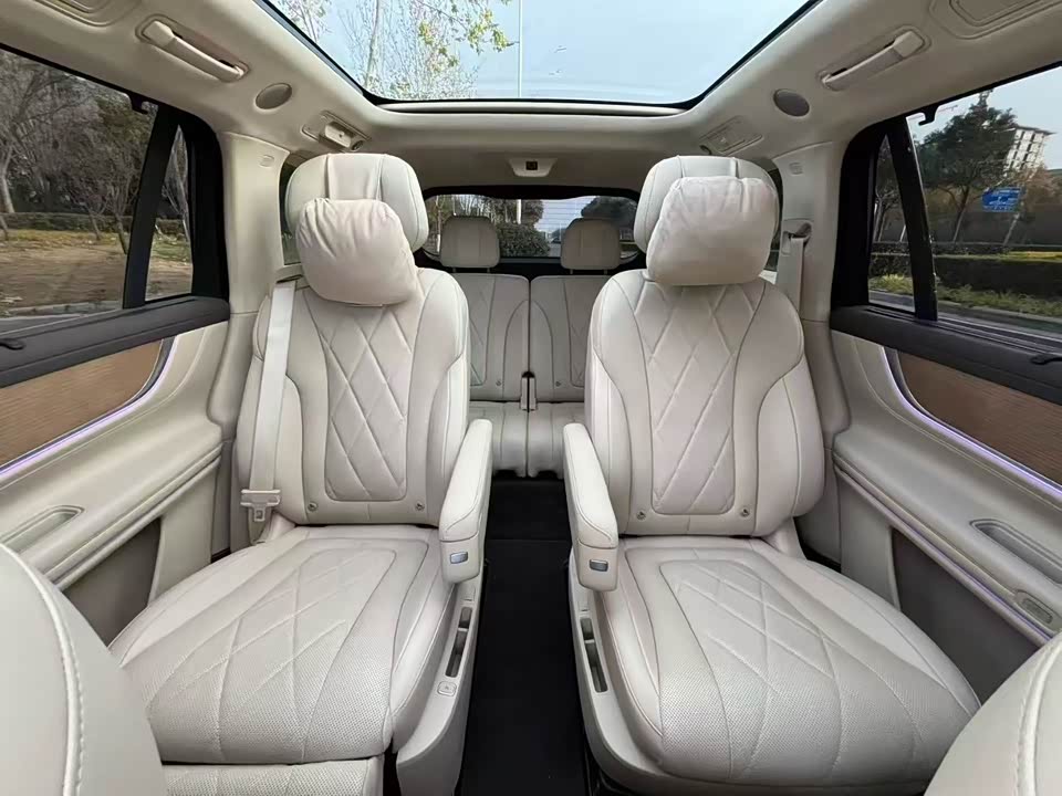 AITO Ask the world M9